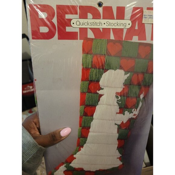 1987 Bernat Quickstitch Stocking"Ma In Her Kerchief" W08582 Needlepoint 9x18 NOS - Picture 2 of 6